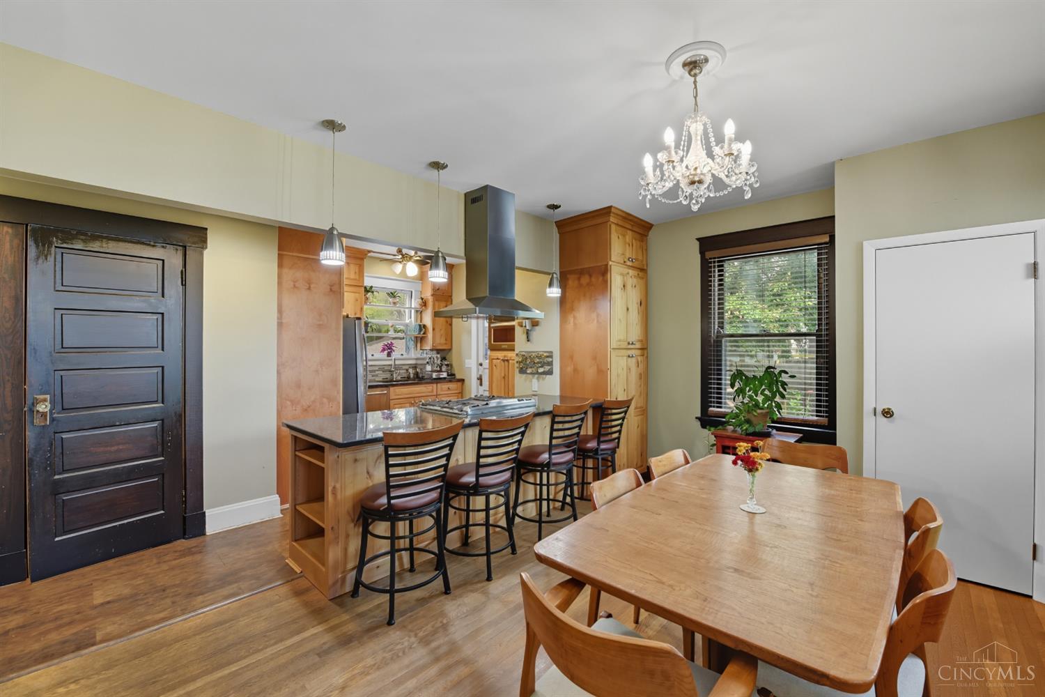 Cincinnati, Ohio, 45209, United States, 5 Bedrooms Bedrooms, ,2 BathroomsBathrooms,Residential,For Sale,1966693