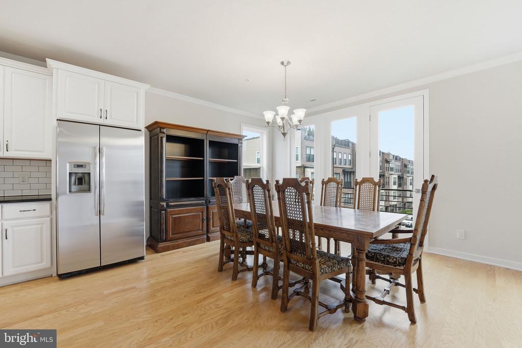 Chantilly, Virginia, 20151, United States, 3 Bedrooms Bedrooms, ,3 BathroomsBathrooms,Residential,For Sale,2048554