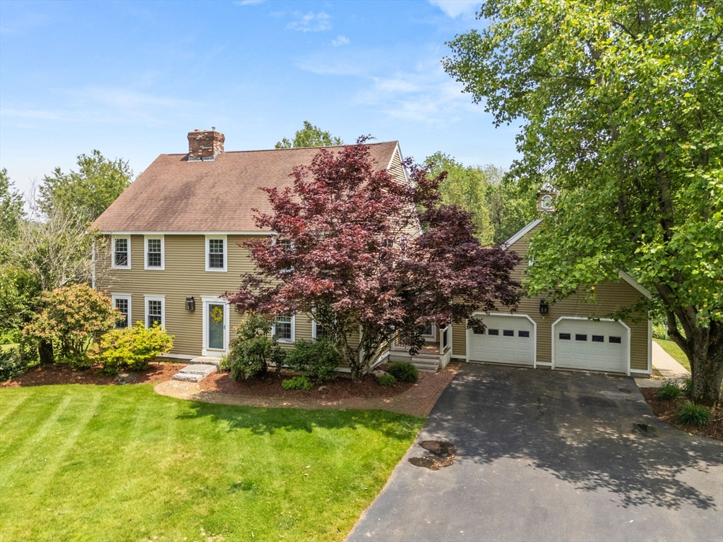 Paxton, Massachusetts, 01612, United States, 4 Bedrooms Bedrooms, ,4 BathroomsBathrooms,Residential,For Sale,1940308
