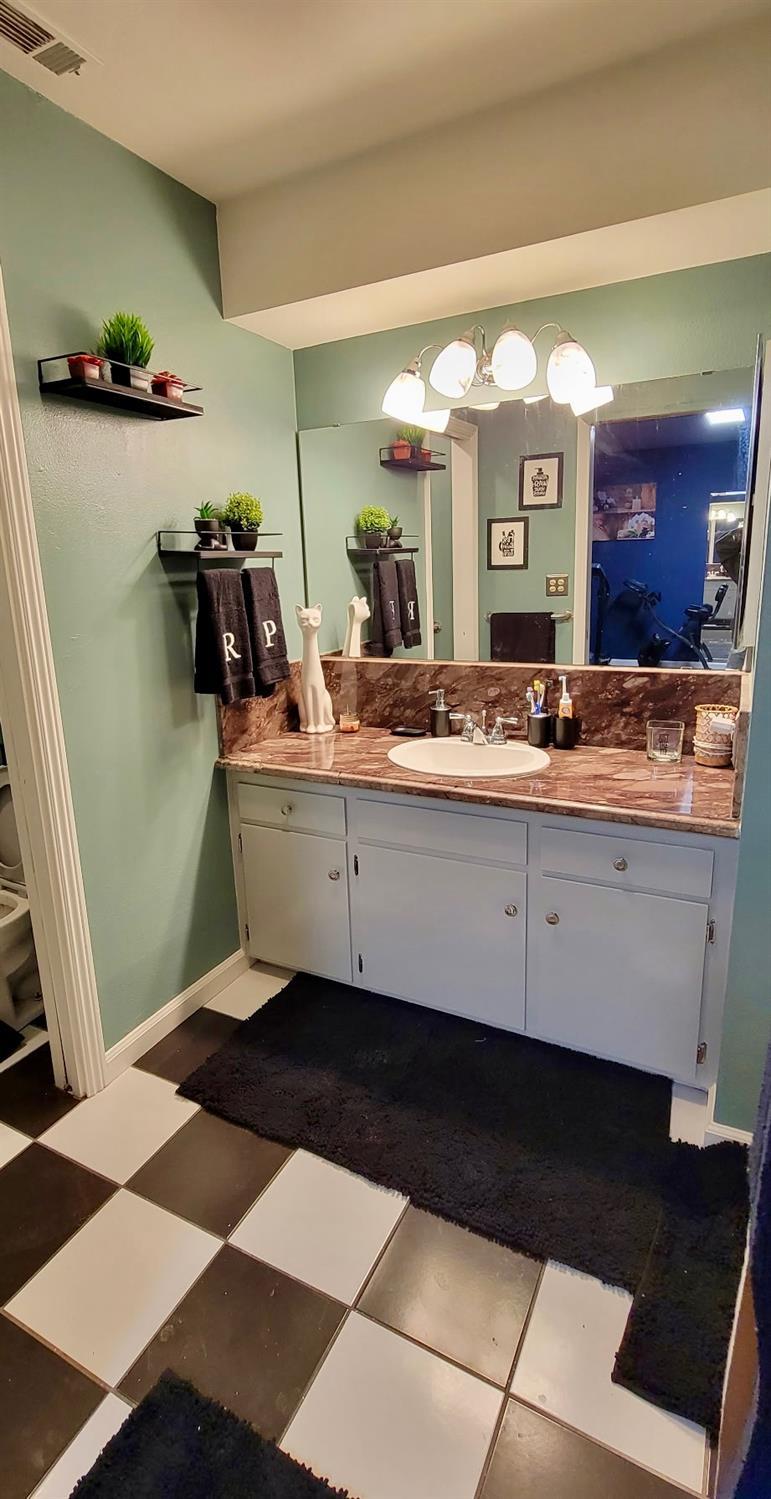 Oakhurst, California, 93644, United States, 7 Bedrooms Bedrooms, ,4 BathroomsBathrooms,Residential,For Sale,2005555