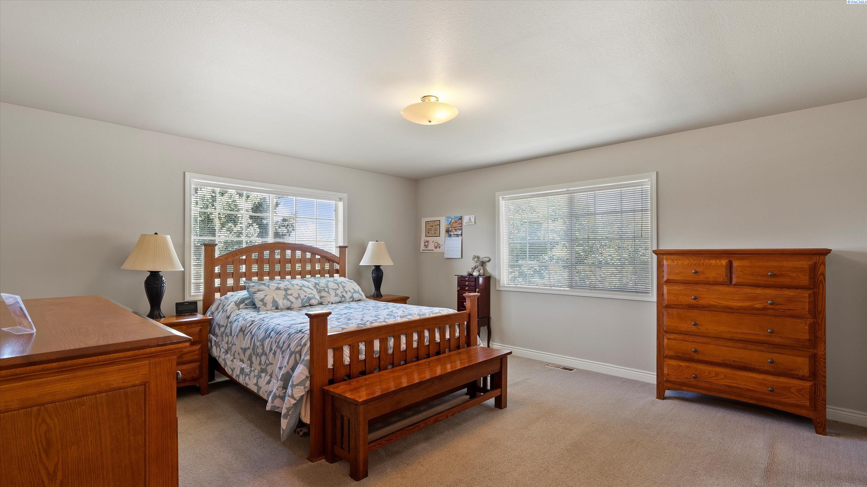 Prosser, Washington, 99350, United States, 3 Bedrooms Bedrooms, ,3 BathroomsBathrooms,Residential,For Sale,1867442