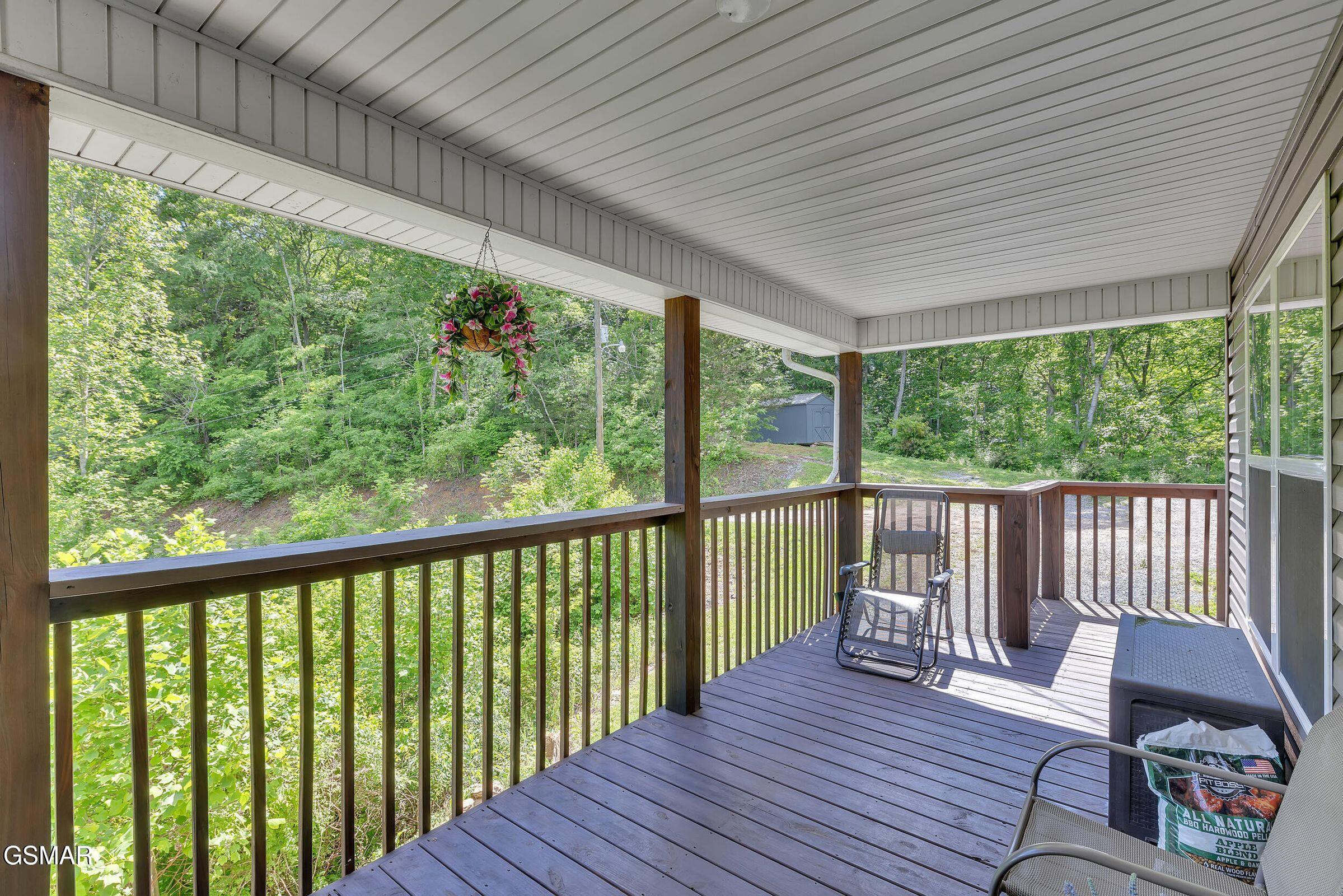 Bybee, Tennessee, 37713, United States, 4 Bedrooms Bedrooms, ,2 BathroomsBathrooms,Residential,For Sale,1980486