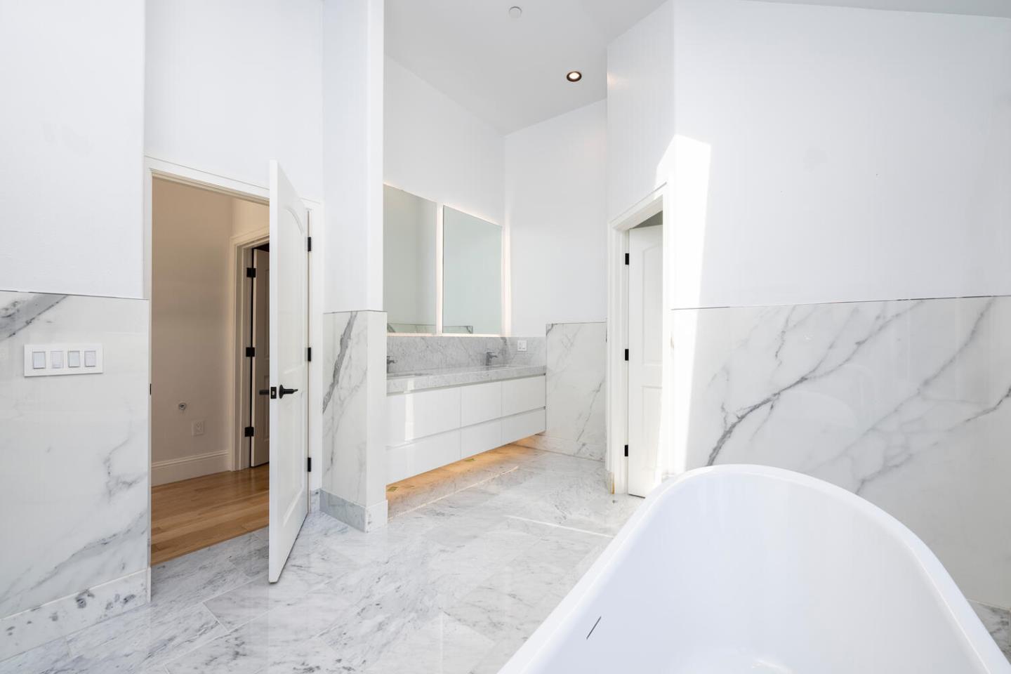 Woodside, California, 94062, United States, 4 Bedrooms Bedrooms, ,5 BathroomsBathrooms,Residential,For Sale,1911860