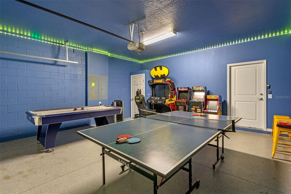 Davenport, Florida, 33897, United States, 10 Bedrooms Bedrooms, ,8 BathroomsBathrooms,Residential,For Sale,1897449