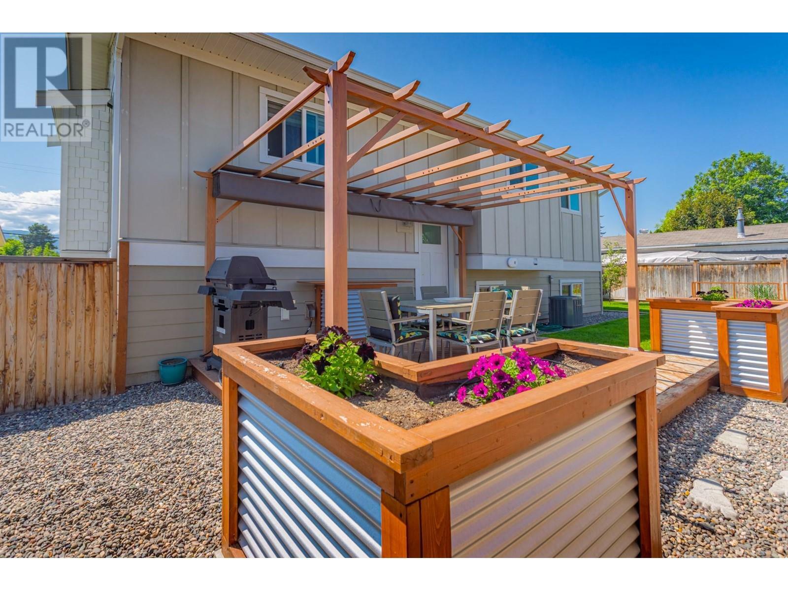 KELOWNA, British Columbia, V1X 2H2, CA, 3 Bedrooms Bedrooms, ,3 BathroomsBathrooms,Residential,For Sale,1839234