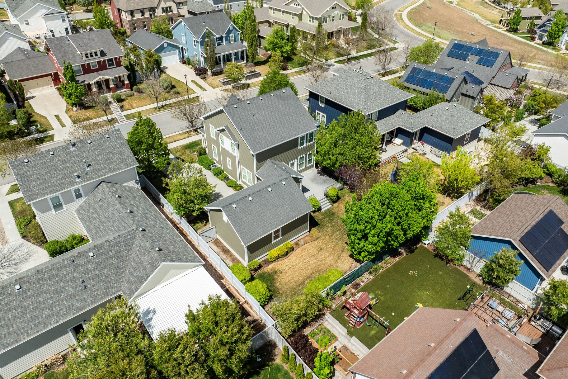  Rare North Shore Gem on One of Daybreak