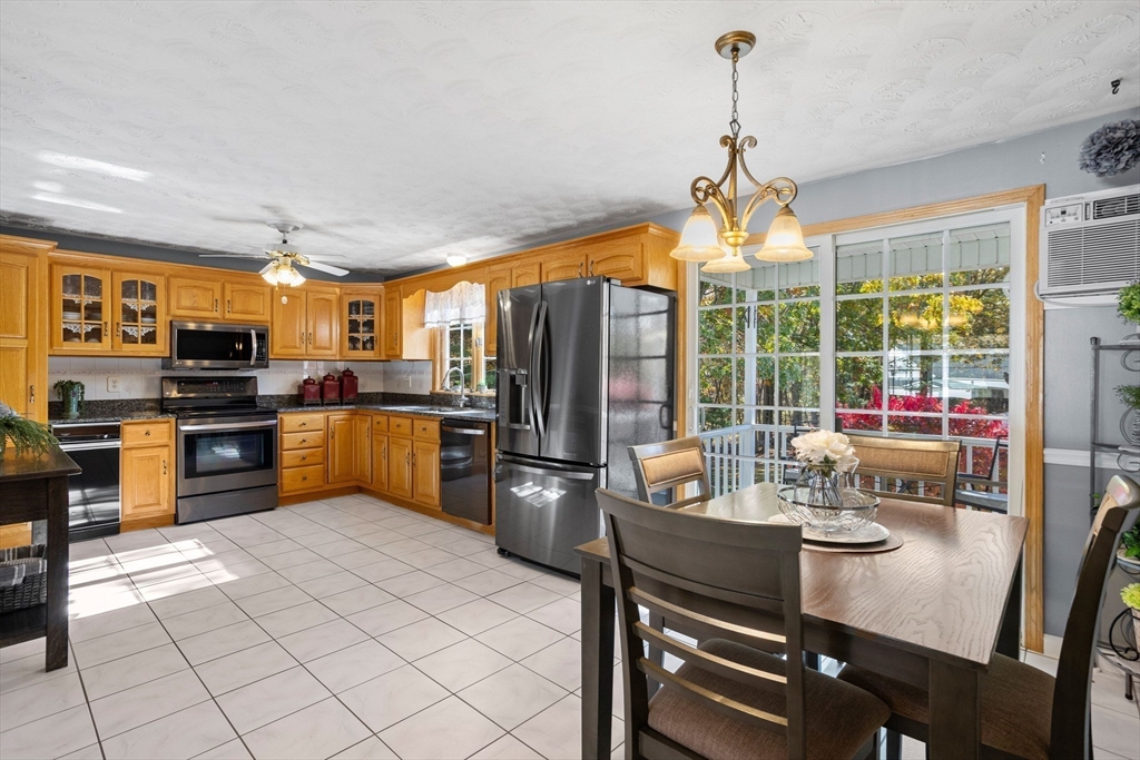 Methuen, Massachusetts, 01844, United States, 3 Bedrooms Bedrooms, ,1 BathroomBathrooms,Residential,For Sale,1981024