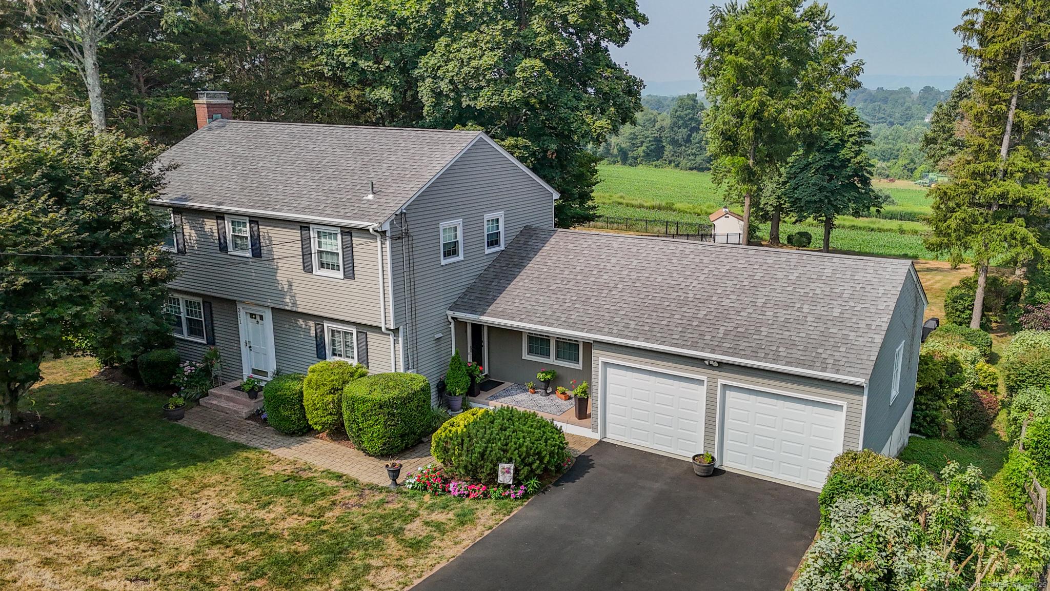 Middletown, Connecticut, 06457, United States, 4 Bedrooms Bedrooms, ,2 BathroomsBathrooms,Residential,For Sale,1920359