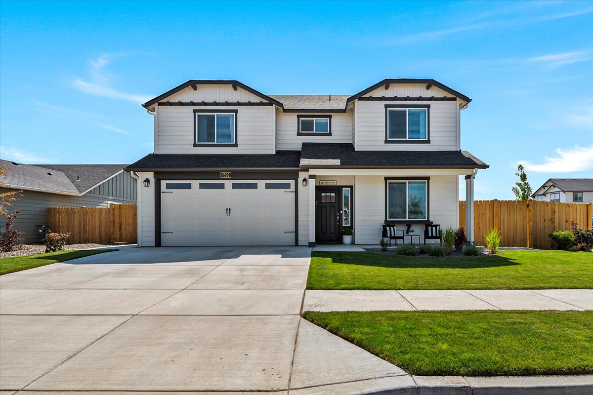 Redmond, Oregon, 97756, United States, 4 Bedrooms Bedrooms, ,3 BathroomsBathrooms,Residential,For Sale,1947961