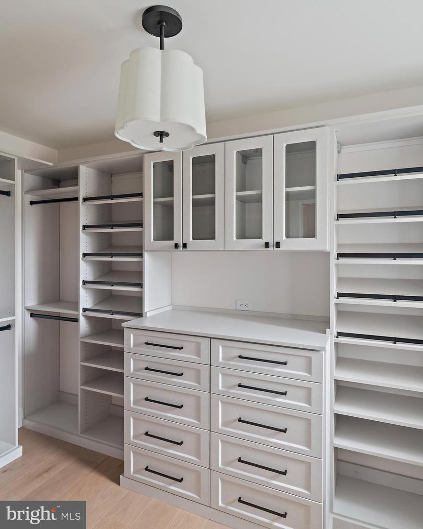 Annapolis, Maryland, 21403, United States, 4 Bedrooms Bedrooms, ,6 BathroomsBathrooms,Residential,For Sale,1940452