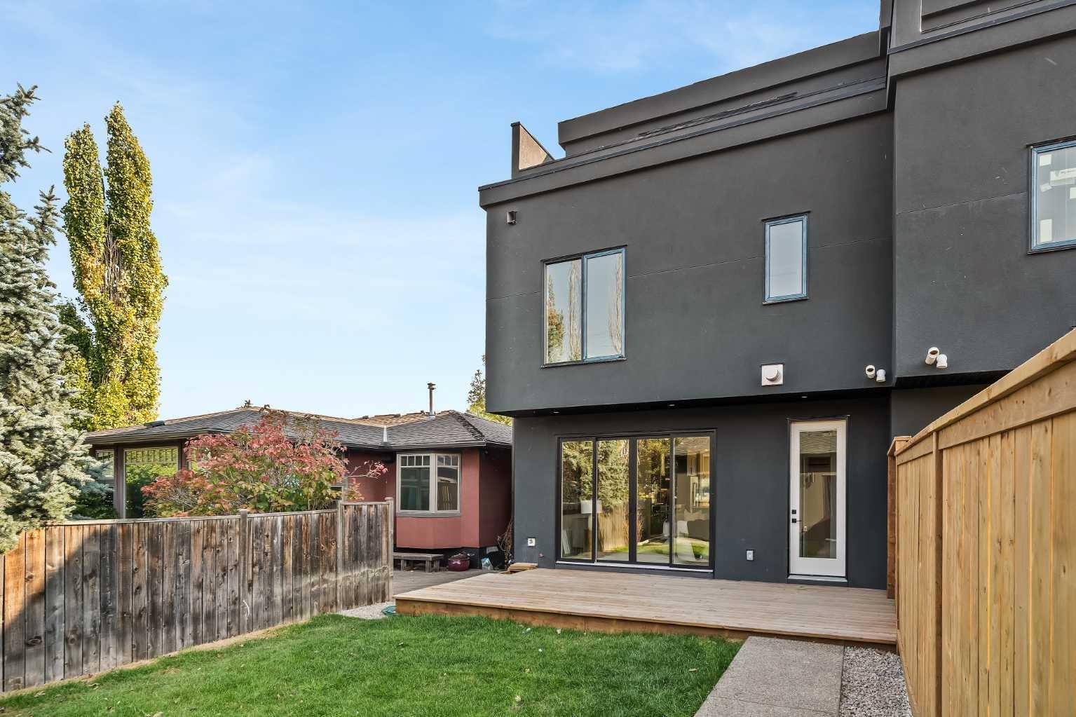 CALGARY, Alberta, T3E 2V9, CA, 4 Bedrooms Bedrooms, ,5 BathroomsBathrooms,Residential,For Sale,1987514