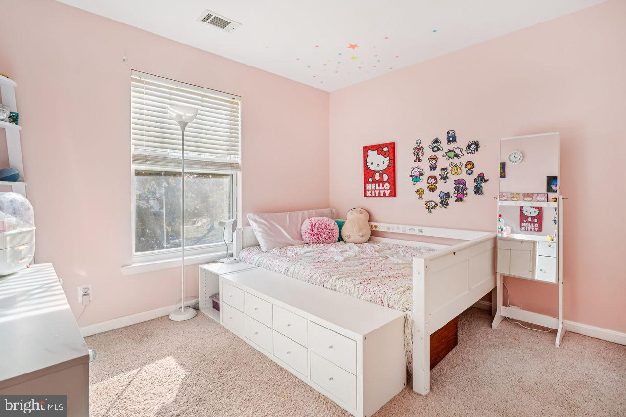 Warrenton, Virginia, 20187, United States, 4 Bedrooms Bedrooms, ,4 BathroomsBathrooms,Residential,For Sale,1989713