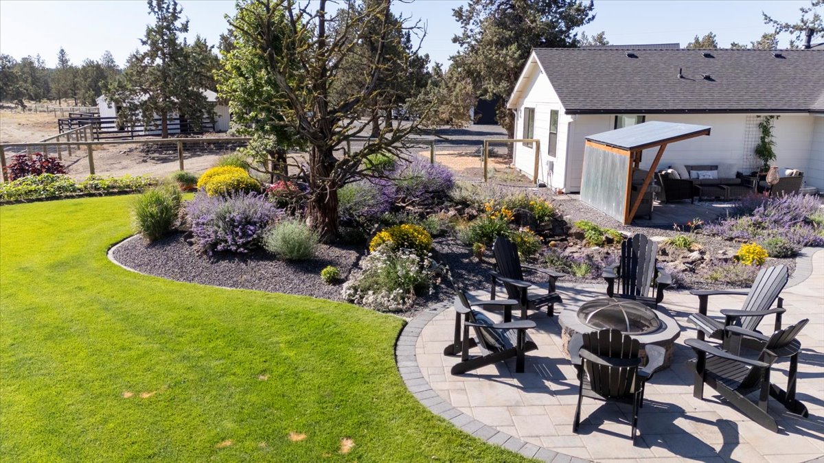 Redmond, Oregon, 97756, United States, 4 Bedrooms Bedrooms, ,3 BathroomsBathrooms,Residential,For Sale,1901092