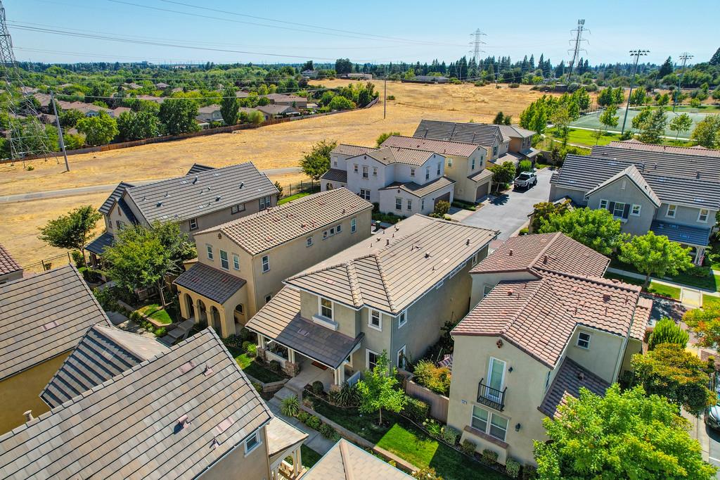 Folsom, California, 95630, United States, 2 Bedrooms Bedrooms, ,3 BathroomsBathrooms,Residential,For Sale,1917573