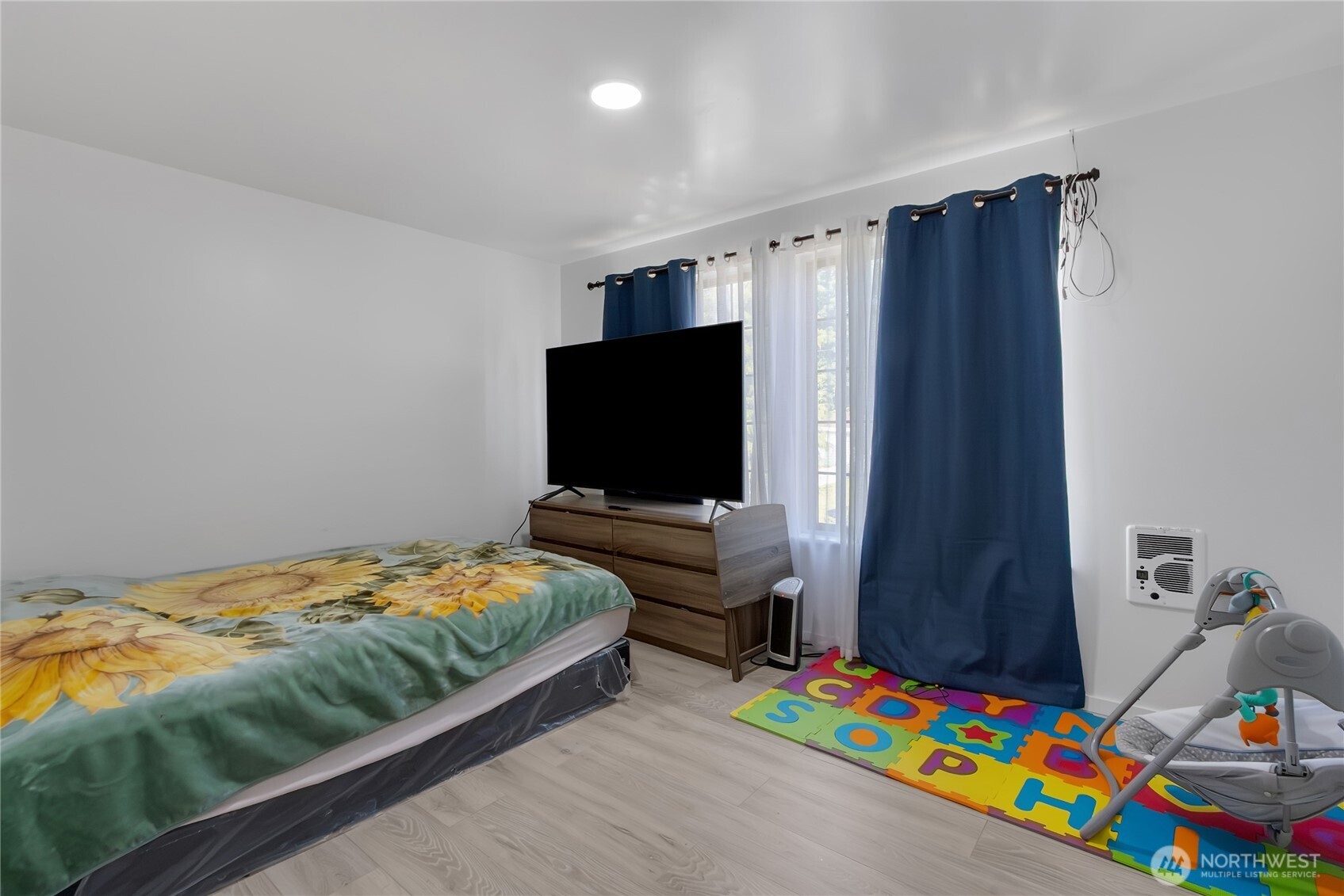 Tacoma, Washington, 98404, United States, 3 Bedrooms Bedrooms, ,1 BathroomBathrooms,Residential,For Sale,1881483