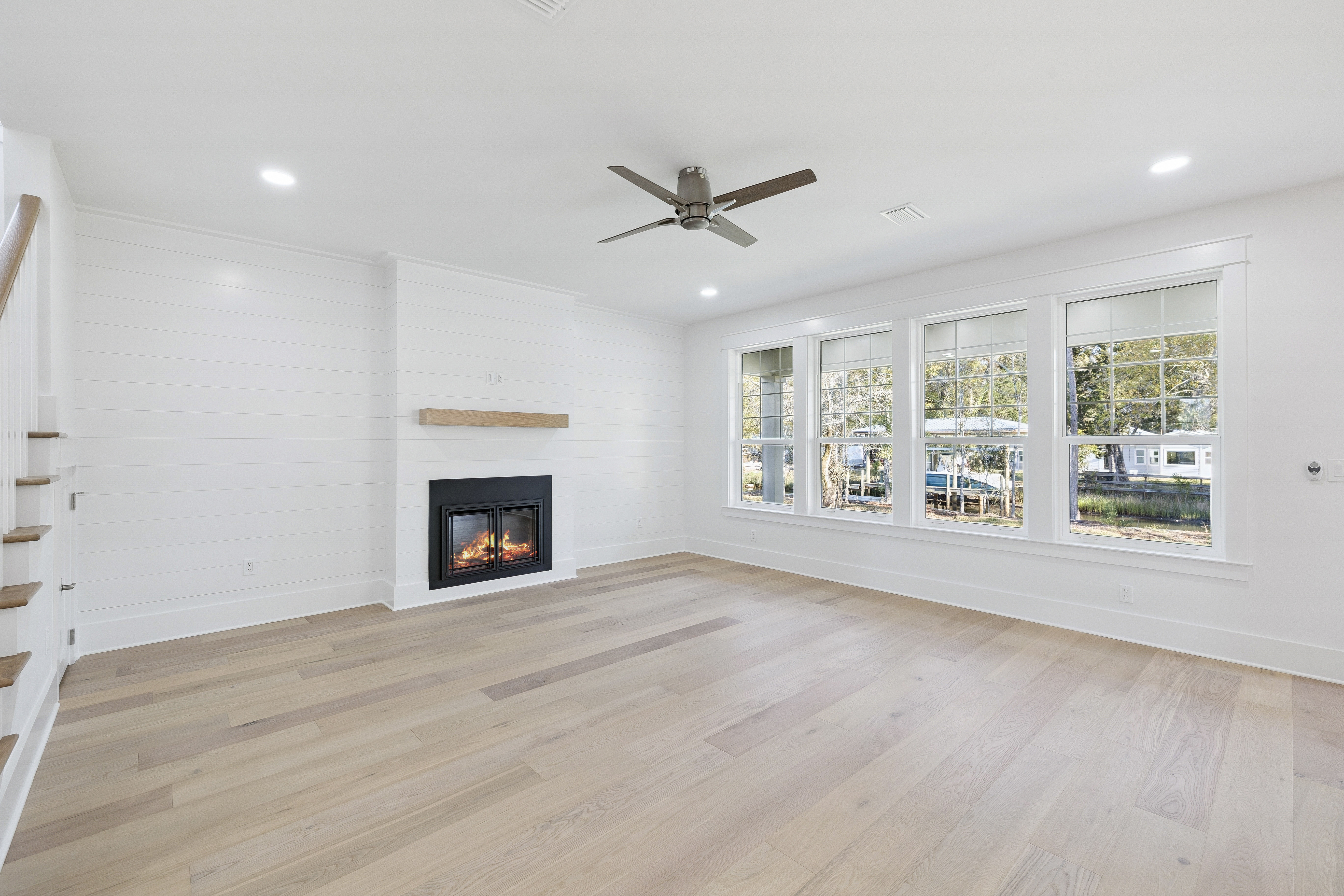  Waterfront Canal Home With Expanded Floor Plan And Bay Access - 物件實景