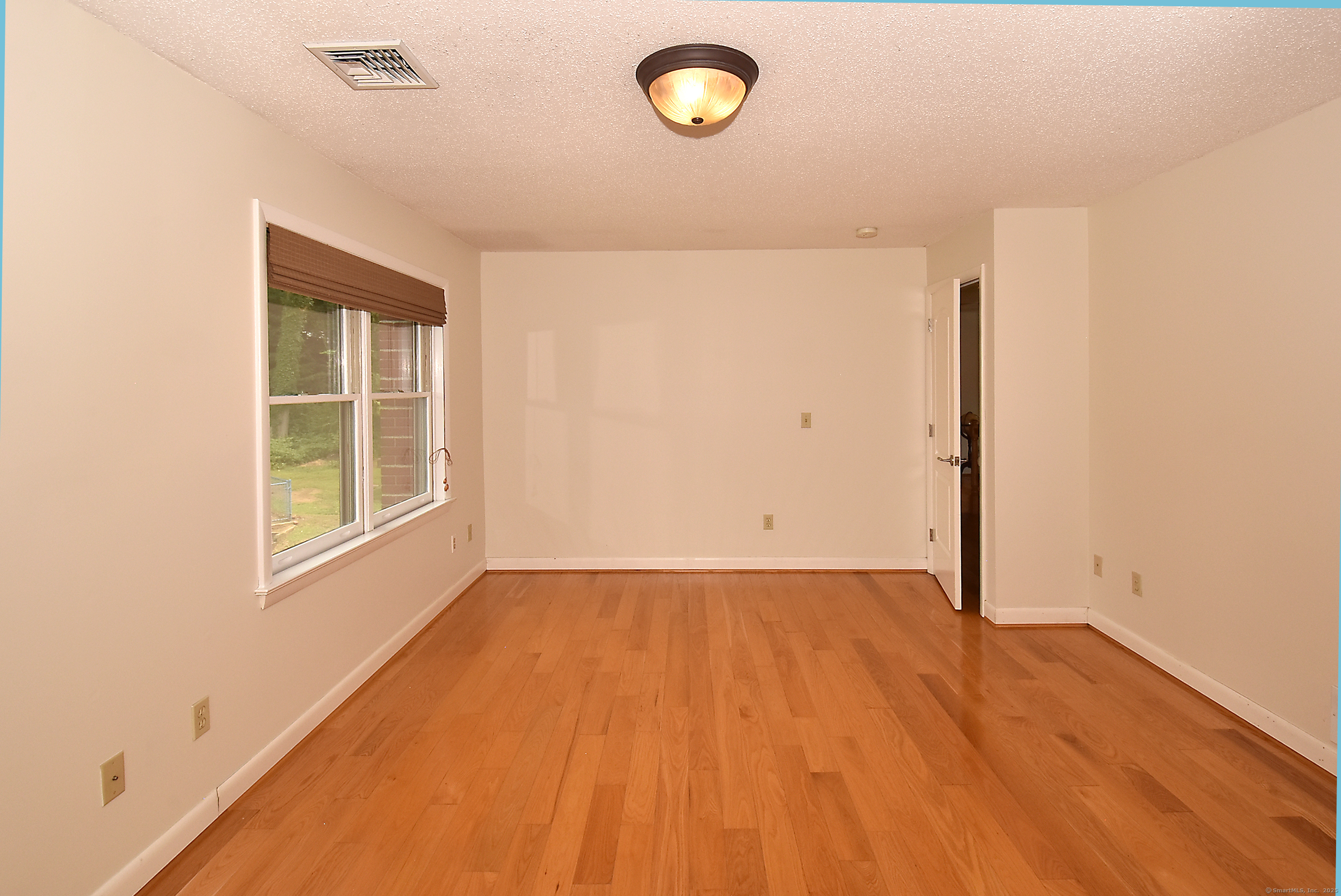 Ellington, Connecticut, 06029, United States, 5 Bedrooms Bedrooms, ,4 BathroomsBathrooms,Residential,For Sale,1911965