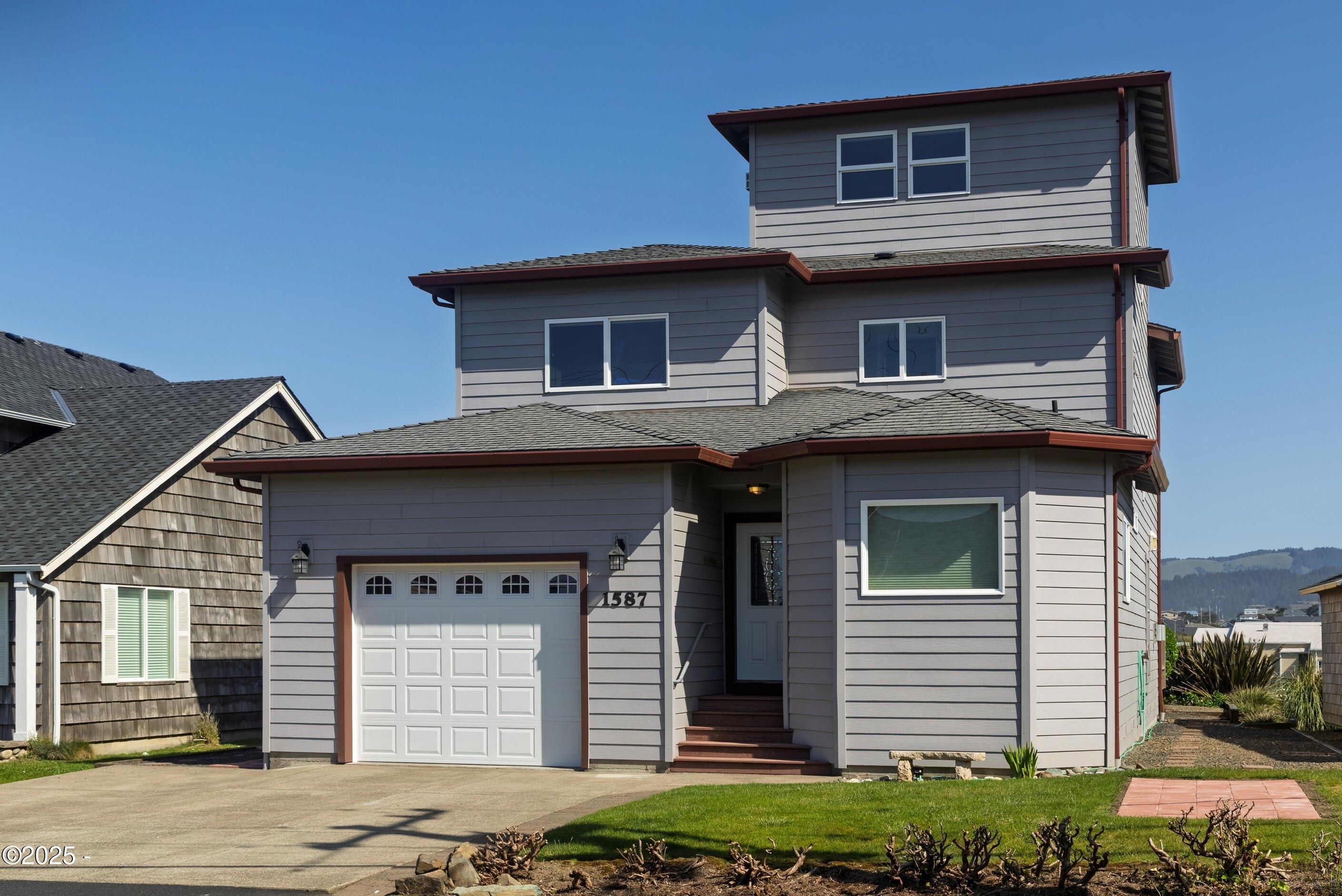 Lincoln City, Oregon, 97367, United States, 4 Bedrooms Bedrooms, ,Residential,For Sale,1793878