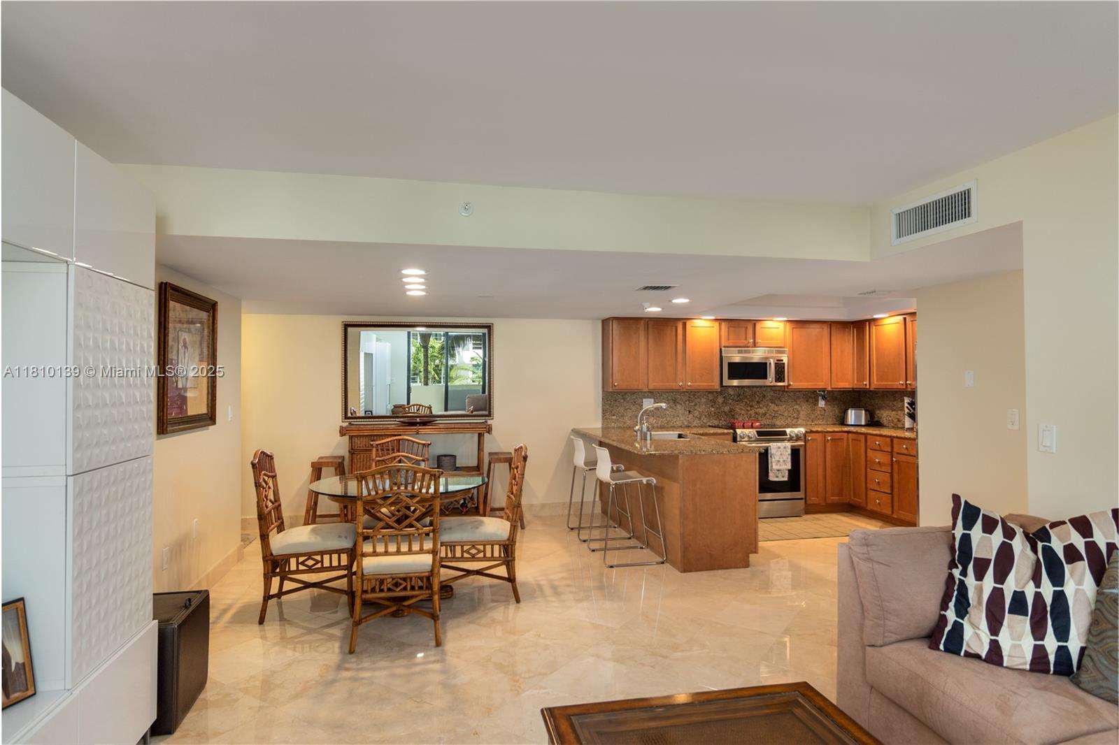 Miami Beach, Florida, 33139, United States, 2 Bedrooms Bedrooms, ,2 BathroomsBathrooms,Residential,For Sale,1850105