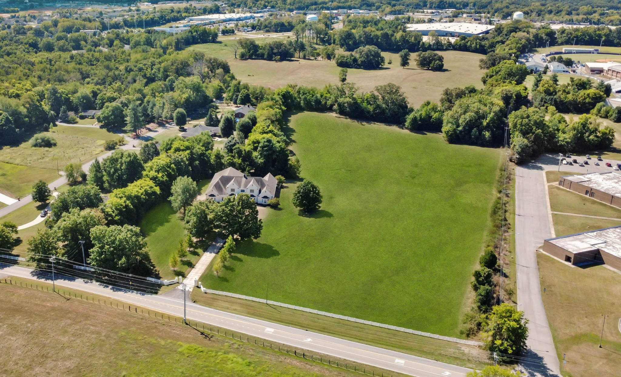 Clarksville, Tennessee, 37043, United States, 4 Bedrooms Bedrooms, ,4 BathroomsBathrooms,Residential,For Sale,1980790