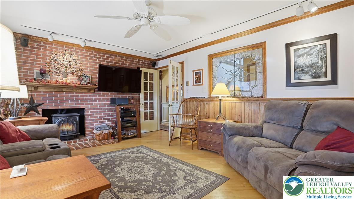 Allentown City, Pennsylvania, 18103, United States, 3 Bedrooms Bedrooms, ,2 BathroomsBathrooms,Residential,For Sale,1993437