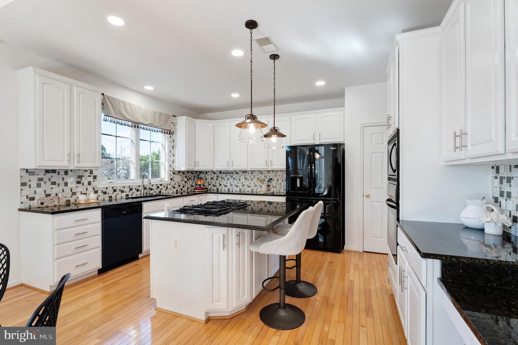 Lorton, Virginia, 22079, United States, 5 Bedrooms Bedrooms, ,4 BathroomsBathrooms,Residential,For Sale,2001485