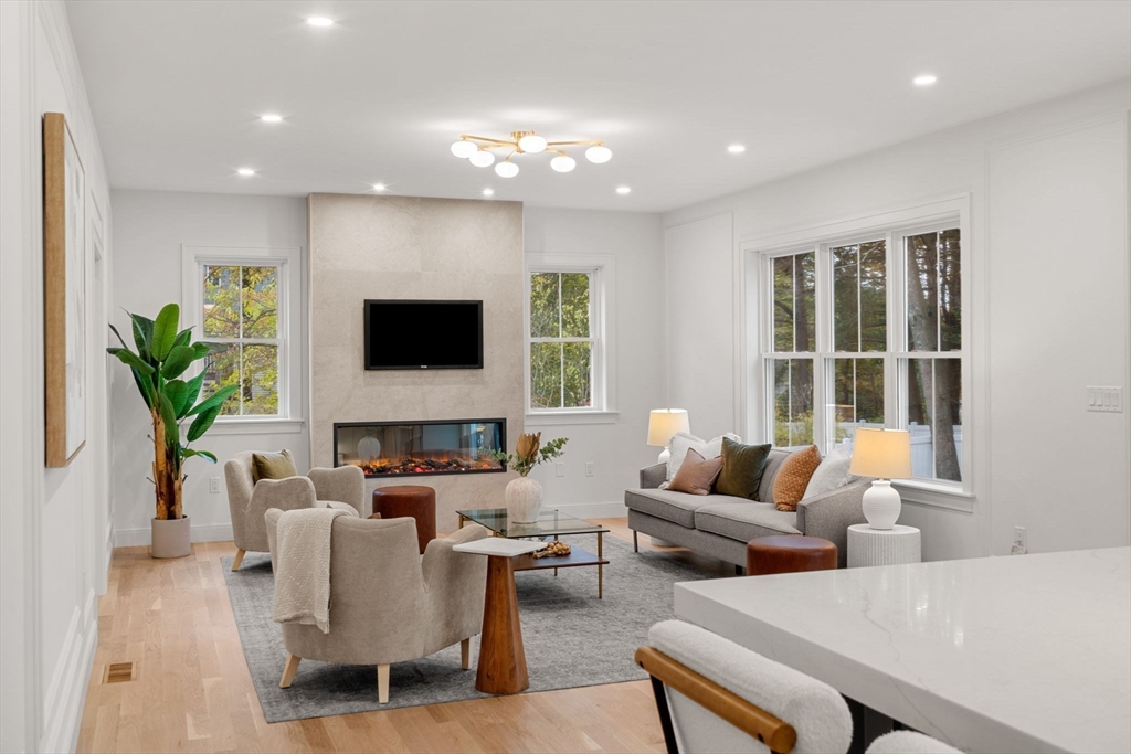 Reading, Massachusetts, 01867, United States, 4 Bedrooms Bedrooms, ,5 BathroomsBathrooms,Residential,For Sale,1988316