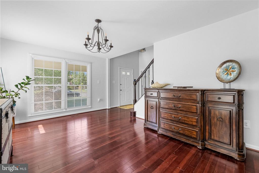 Gainesville, Virginia, 20155, United States, 4 Bedrooms Bedrooms, ,3 BathroomsBathrooms,Residential,For Sale,2049093