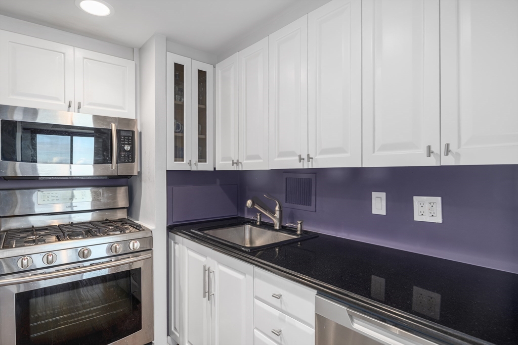 Boston, Massachusetts, 02110, United States, 1 Bedroom Bedrooms, ,2 BathroomsBathrooms,Residential,For Sale,1745090