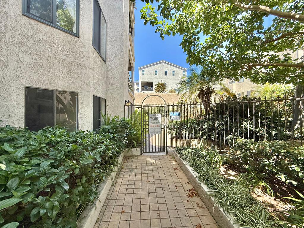 Long Beach, California, 90815, United States, 2 Bedrooms Bedrooms, ,2 BathroomsBathrooms,Residential,For Sale,1830564