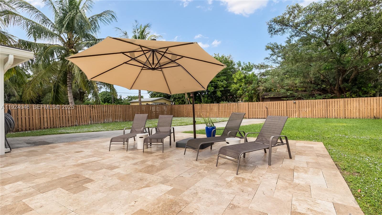 Hollywood, Florida, 33021, United States, 3 Bedrooms Bedrooms, ,2 BathroomsBathrooms,Residential,For Sale,2001683