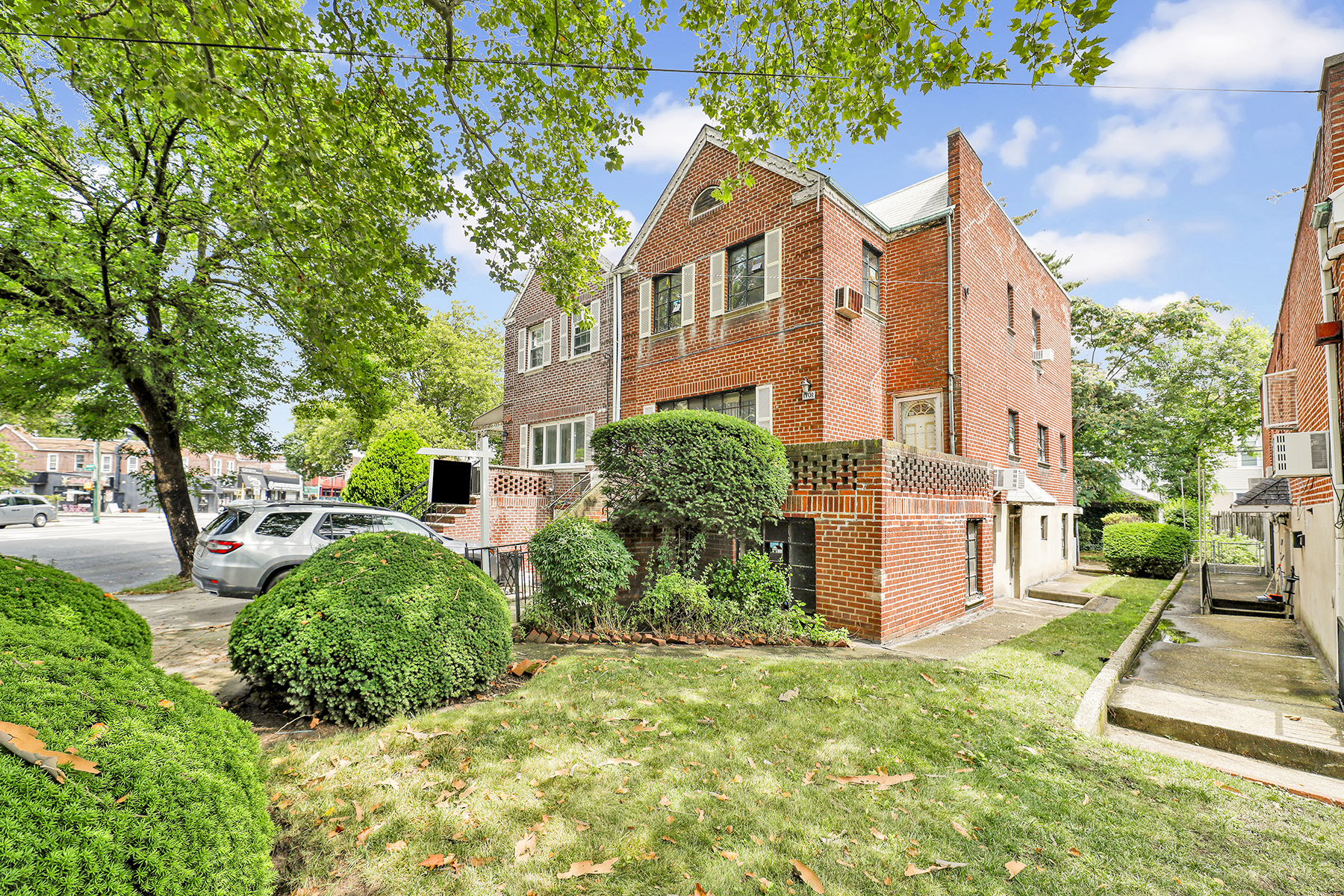 Brooklyn, New York, 11229, United States, 4 Bedrooms Bedrooms, ,3 BathroomsBathrooms,Residential,For Sale,1895272