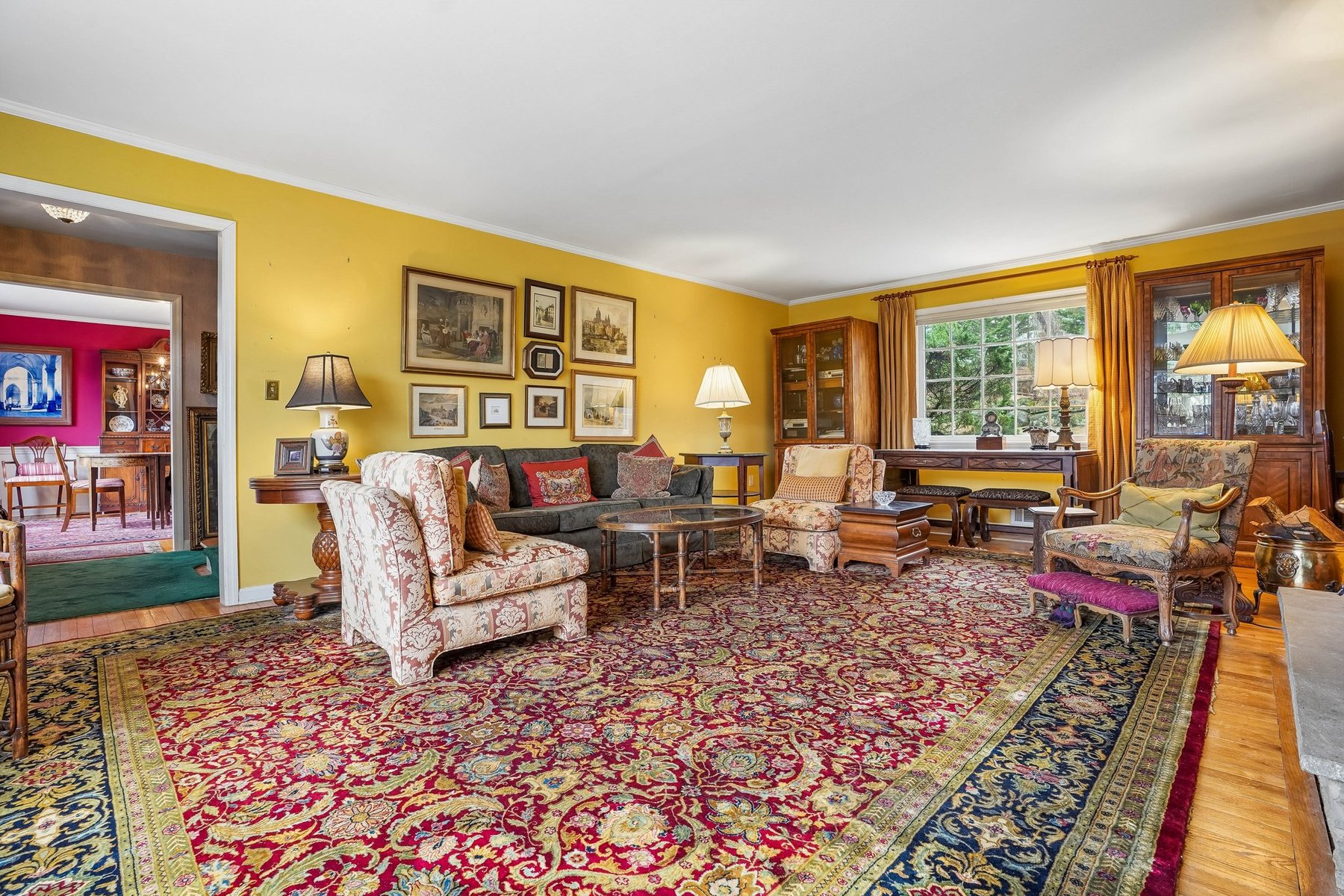  Classic Center Hall Colonial Privately Set on 1.2 Acres - 物件實景