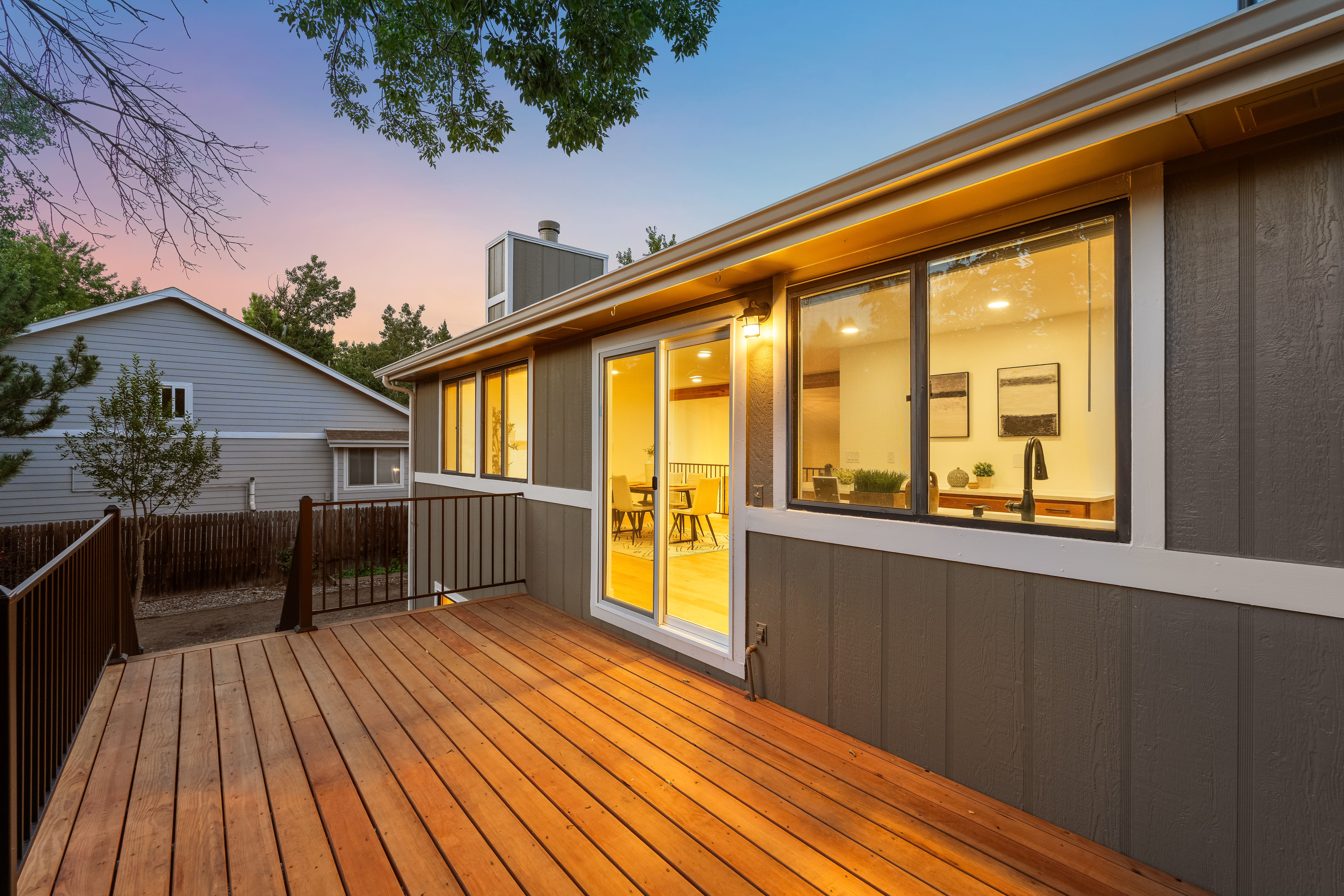  Completely reimagined, refreshed, and ready, this charming home on quiet street - 物件實景