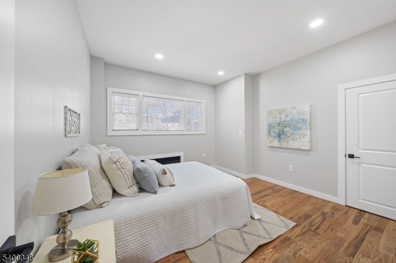 Bloomfield Twp., New Jersey, 07003, United States, 6 Bedrooms Bedrooms, ,3 BathroomsBathrooms,Residential,For Sale,2003277