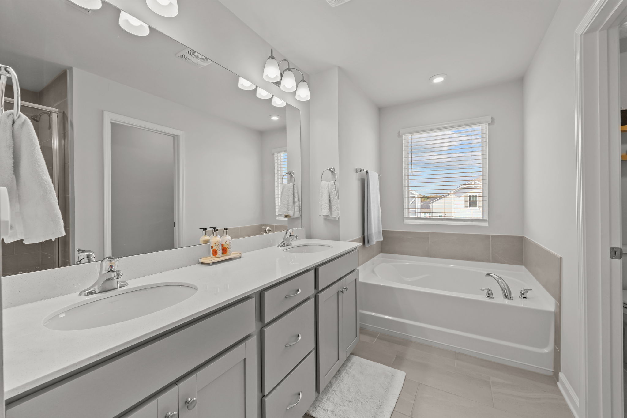 Charlotte, North Carolina, 28269, United States, 5 Bedrooms Bedrooms, ,3 BathroomsBathrooms,Residential,For Sale,1993856