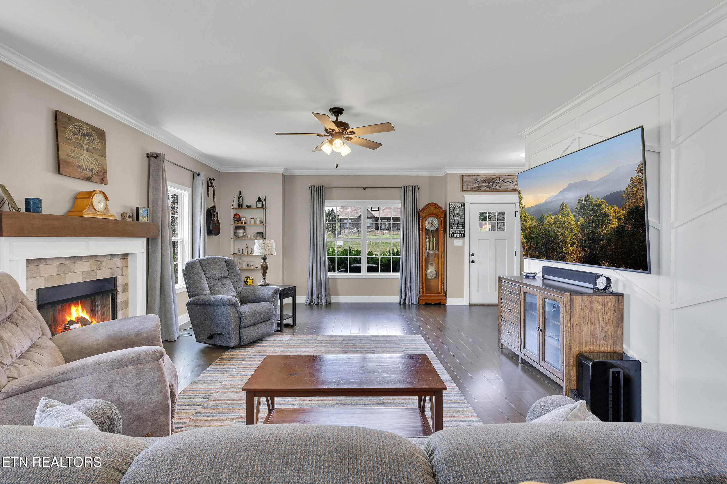 Sevierville, Tennessee, 37876, United States, 5 Bedrooms Bedrooms, ,4 BathroomsBathrooms,Residential,For Sale,1930637