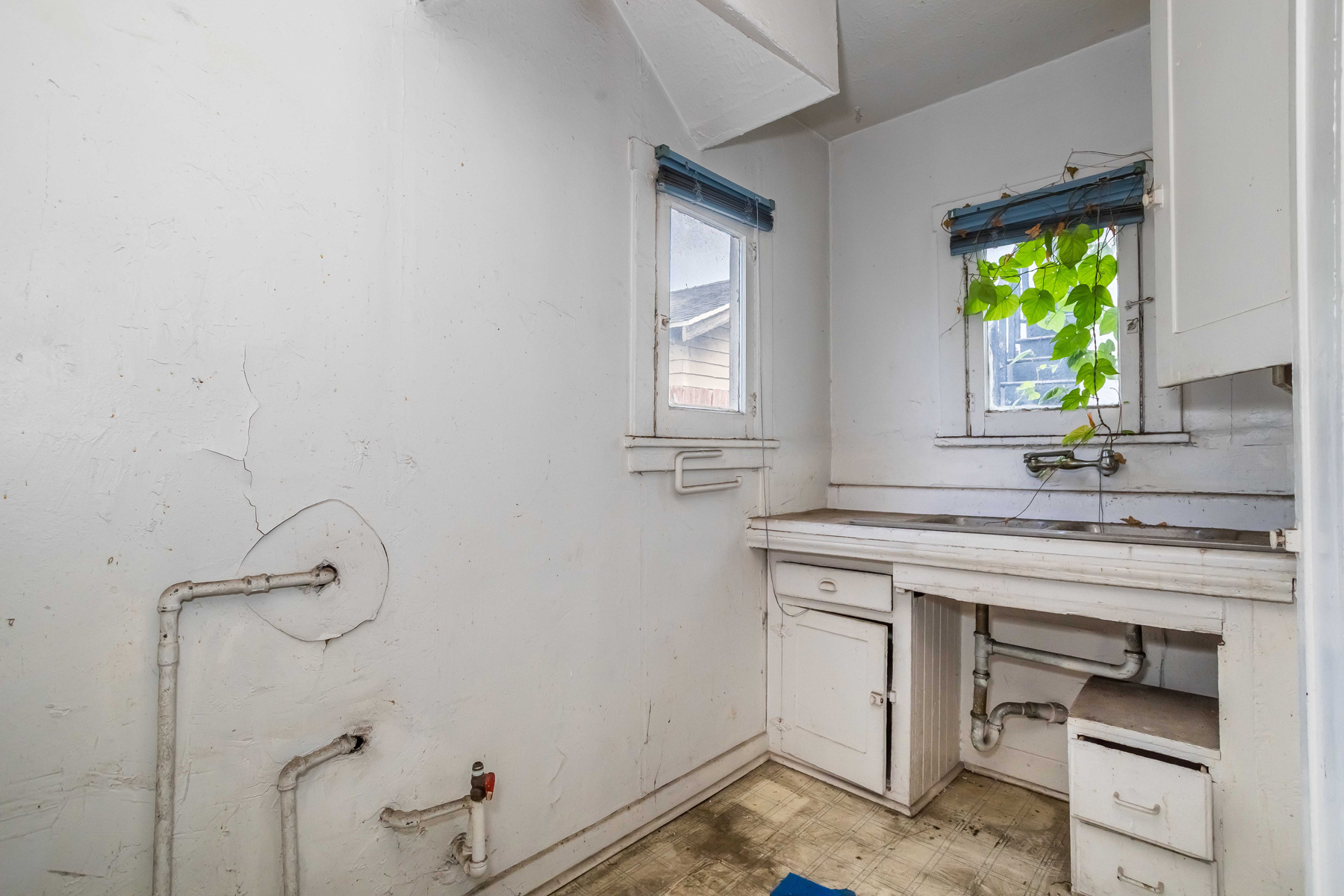  2249 W 29th St - 物件實景