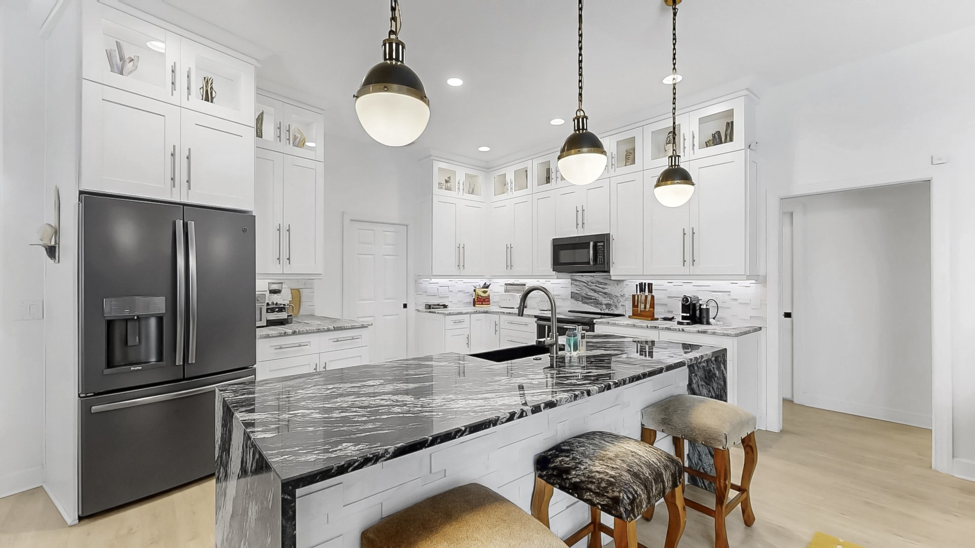 Apollo Beach, Florida, 33572, United States, 4 Bedrooms Bedrooms, ,3 BathroomsBathrooms,Residential,For Sale,1895059