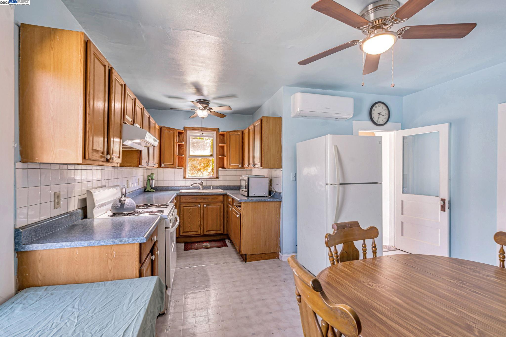Fremont, California, 94536, United States, 3 Bedrooms Bedrooms, ,1 BathroomBathrooms,Residential,For Sale,1911094