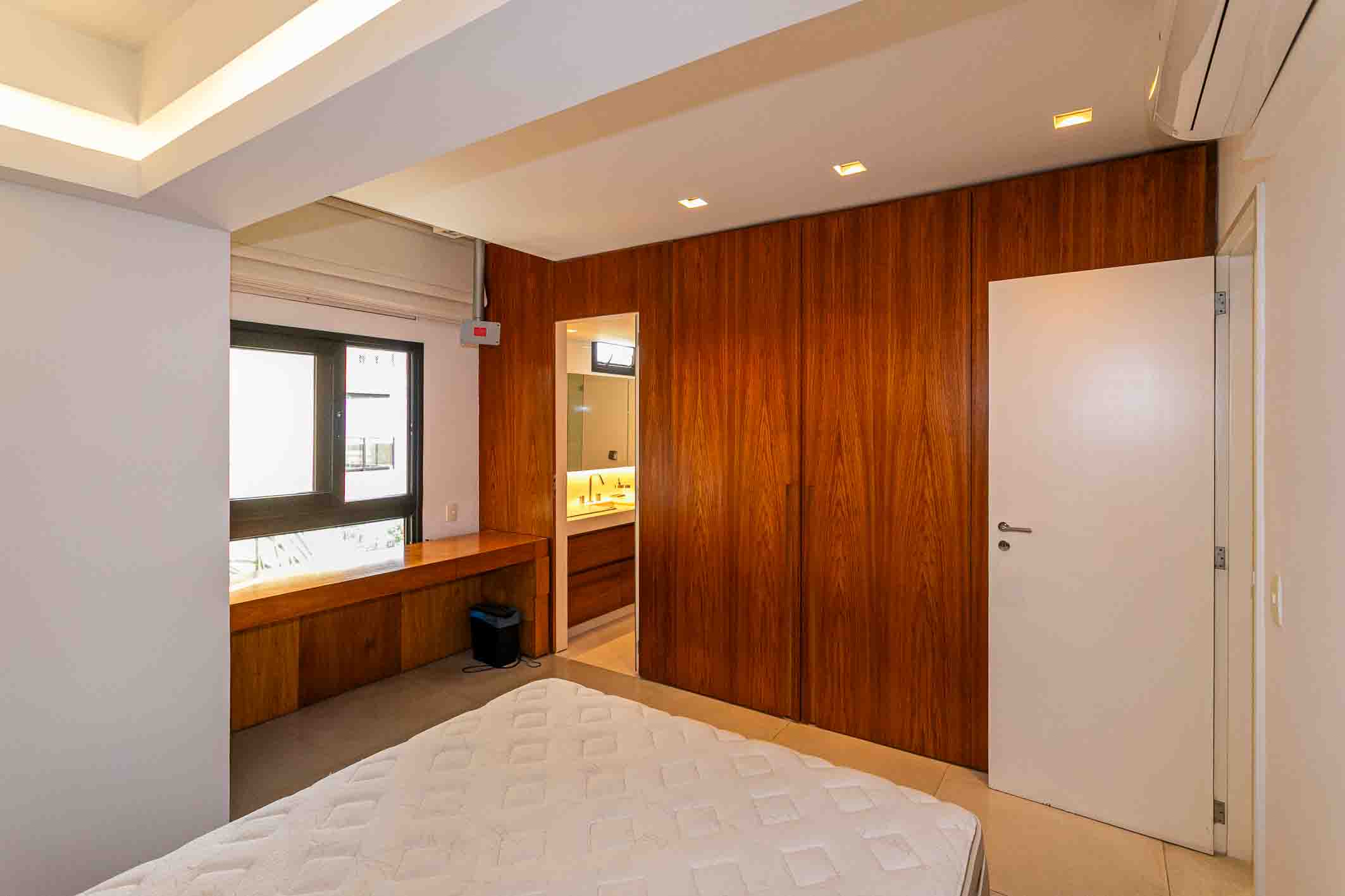  1,076 sq. ft apartment with panoramic Lagoa views and signed design - 物件實景