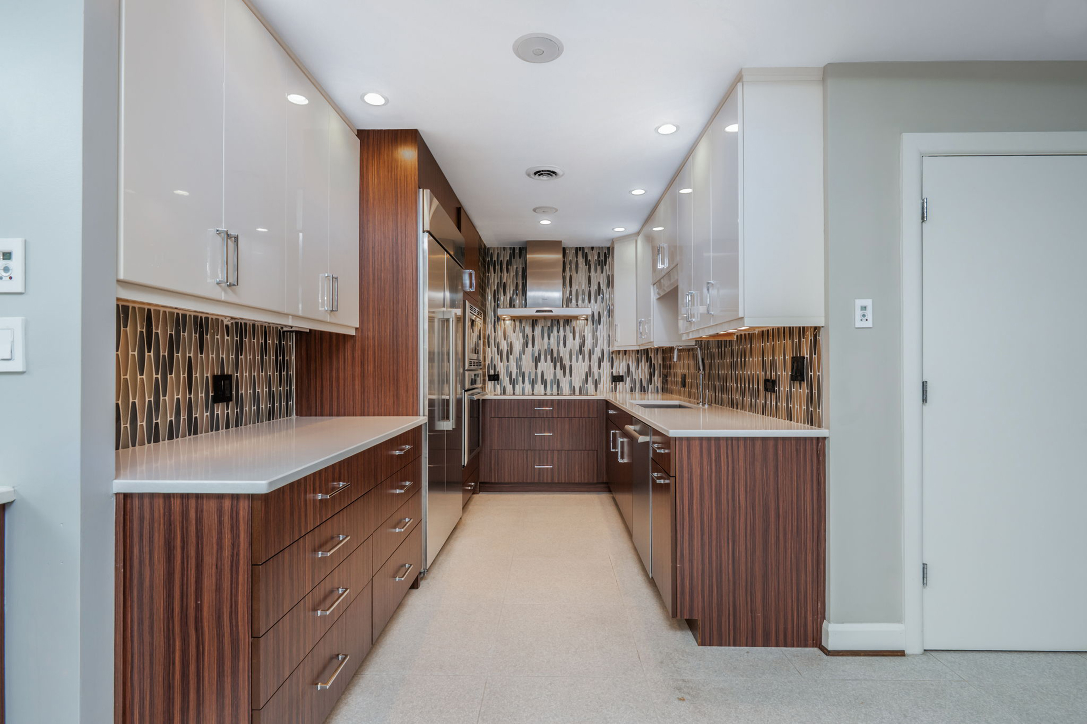  Fully Renovated Two-story Condo in the Iconic Colony House at Colony Square - 物件實景