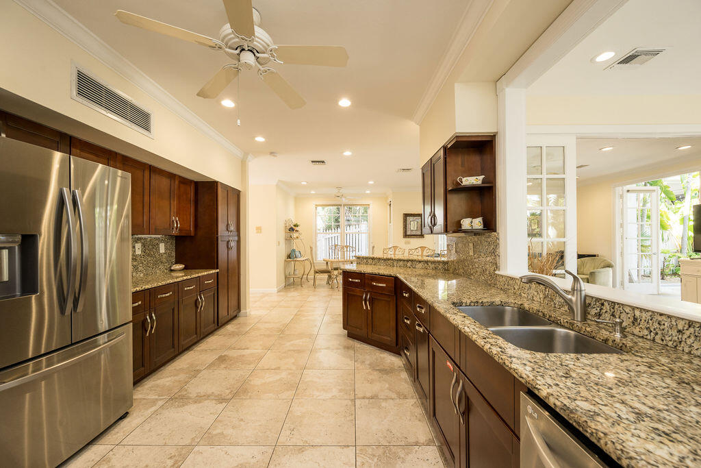 KEY WEST, Florida, 33040, United States, 5 Bedrooms Bedrooms, ,4 BathroomsBathrooms,Residential,For Sale,1847145