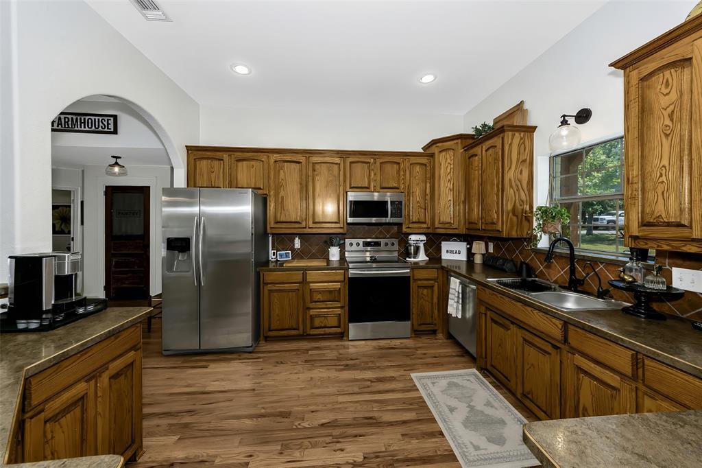 Paradise, Texas, 76073, United States, 3 Bedrooms Bedrooms, ,2 BathroomsBathrooms,Residential,For Sale,1936872