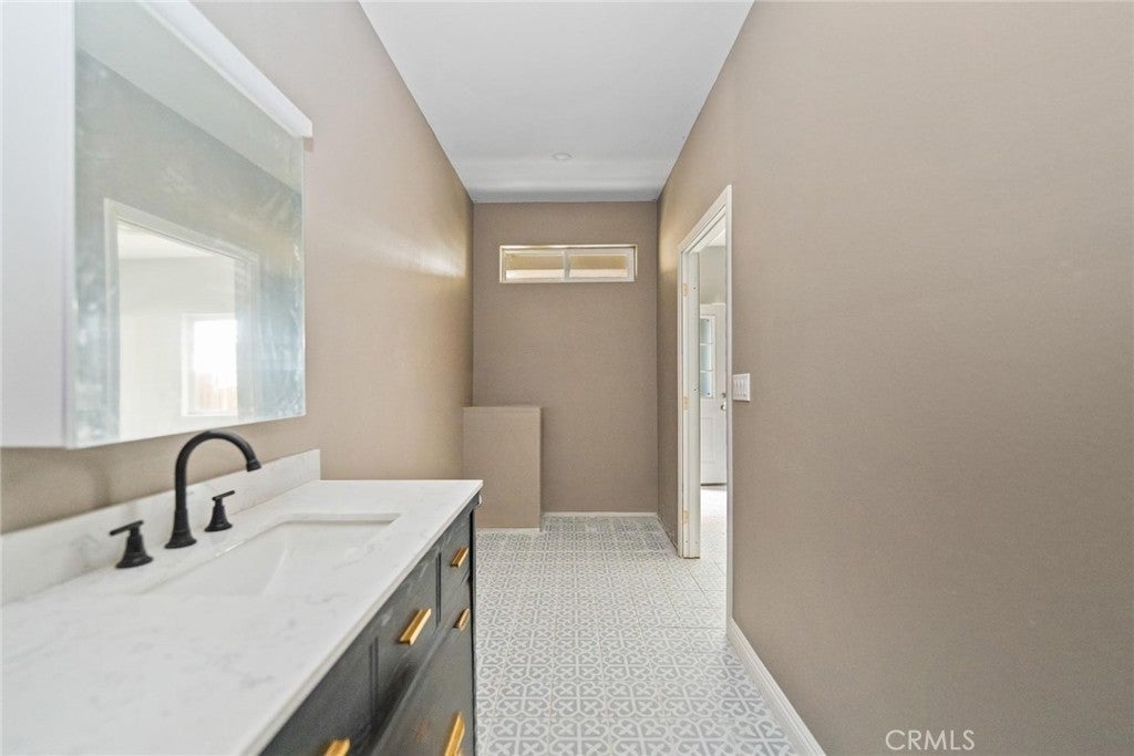 Victorville, California, 92392, United States, 4 Bedrooms Bedrooms, ,3 BathroomsBathrooms,Residential,For Sale,2036507