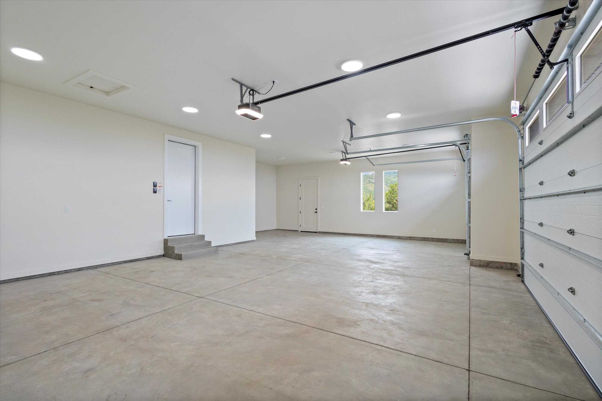 Heber, Utah, 84032, United States, 5 Bedrooms Bedrooms, ,3 BathroomsBathrooms,Residential,For Sale,1976197