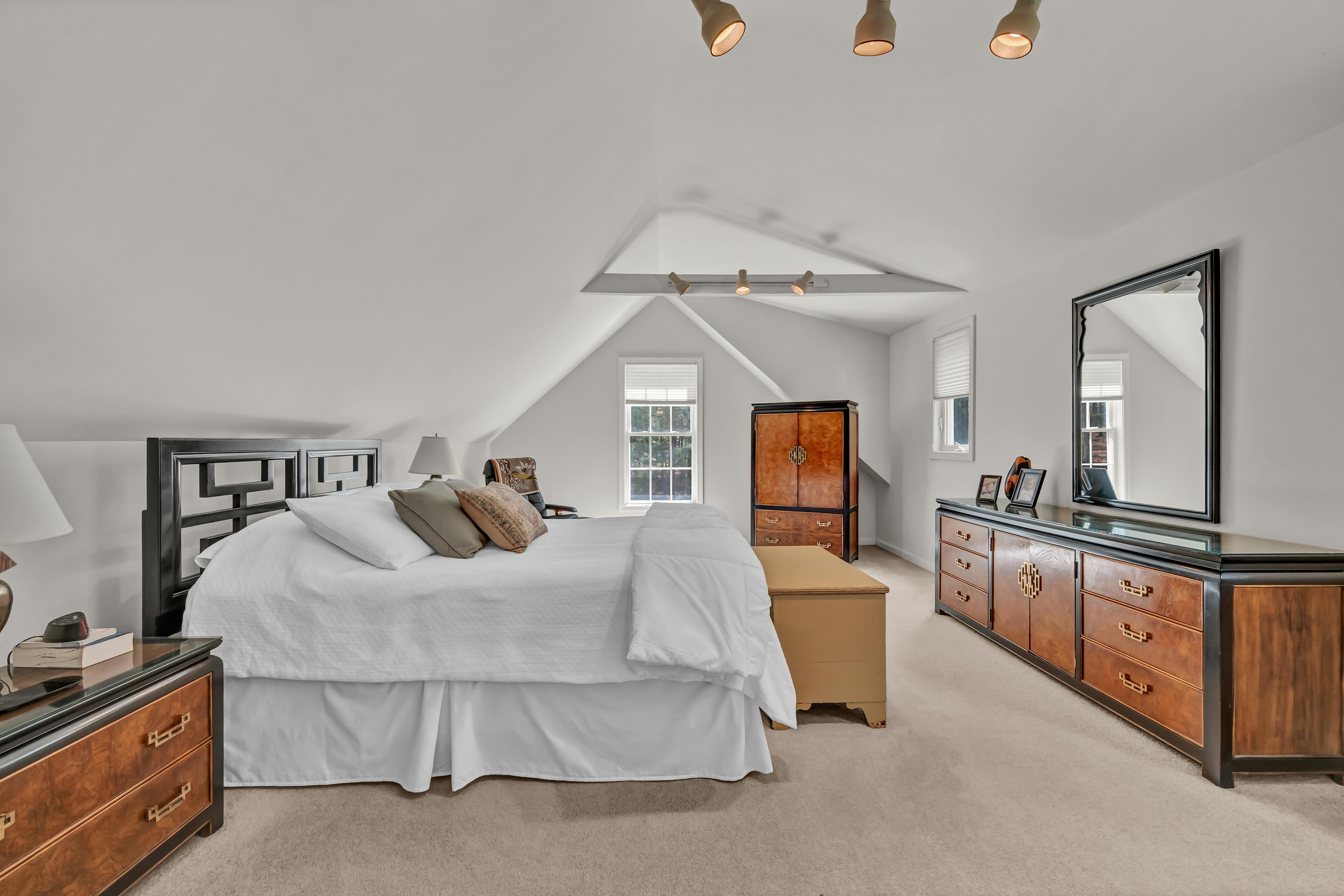  Beautiful Maintained Colonial - 物件實景