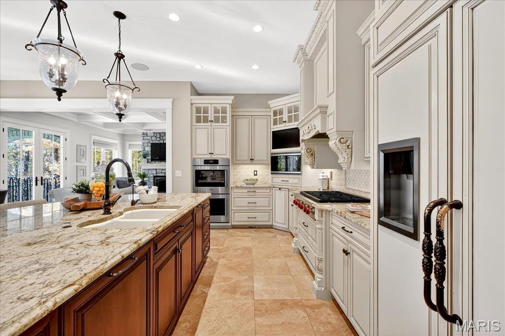 Town and Country, Missouri, 63141, United States, 6 Bedrooms Bedrooms, ,7 BathroomsBathrooms,Residential,For Sale,1992956