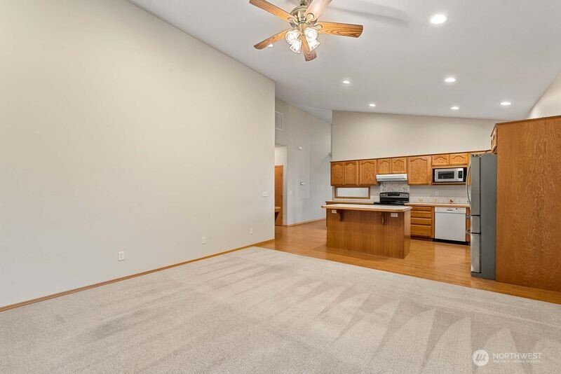 Wenatchee, Washington, 98801, United States, 3 Bedrooms Bedrooms, ,1 BathroomBathrooms,Residential,For Sale,1989040