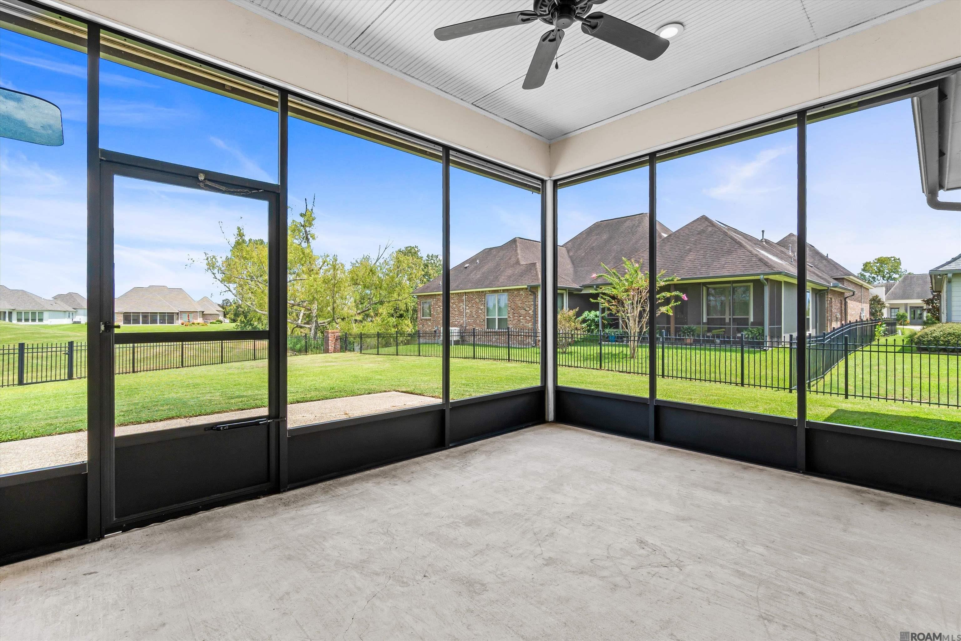 Gonzales, Louisiana, 70737, United States, 5 Bedrooms Bedrooms, ,3 BathroomsBathrooms,Residential,For Sale,1915679